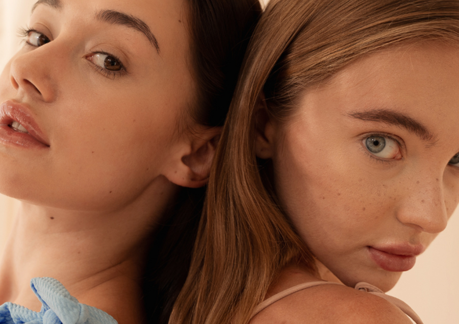 Boutons sur le visage : comment les traiter ?