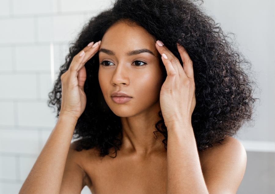 Peau granuleuse sur le visage: comment l'enlever ?