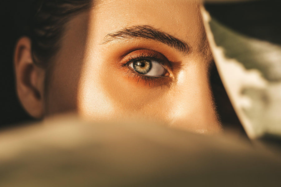Le contour des yeux pour un regard frais et reposé !
