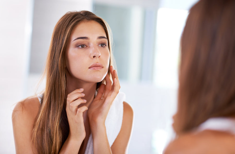 Rougeurs visage : le stress, l’ennemi des peaux sensibles